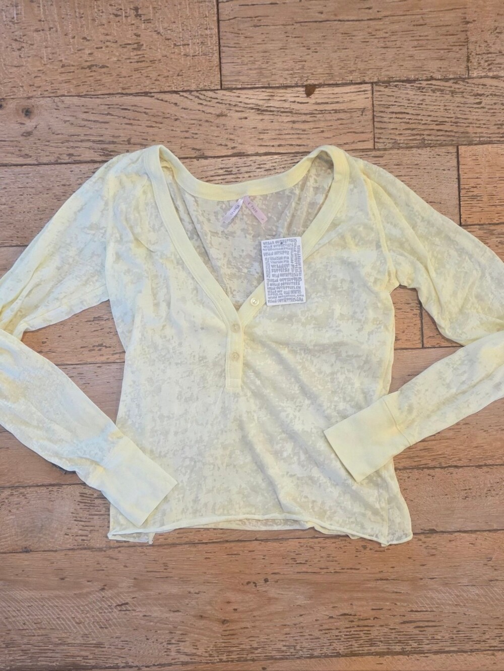 2000's Vintage Urban Outfitters Henley Pale Yellow Button Front V-neck Top